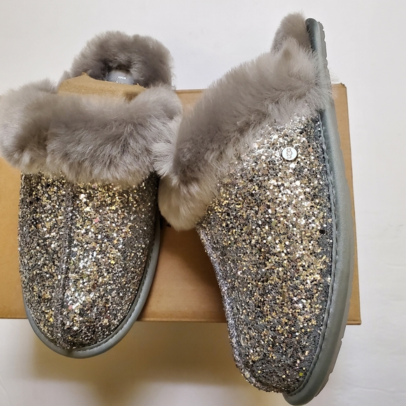 UGG Women's Scuffette II Cosmos Size 5 - Picture 1 of 4